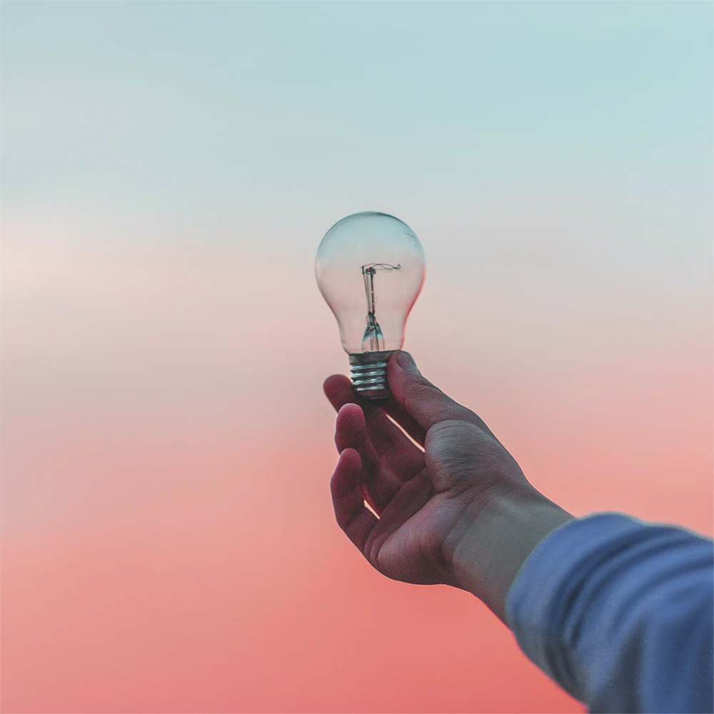 Agence de communication Com' la lionne illustration page service marketing Agence de communication Com' la lionne illustration page service marketing